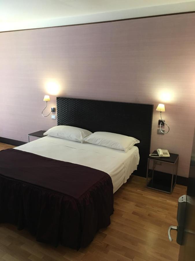 Mh Design Hotel Neapol Zewnętrze zdjęcie