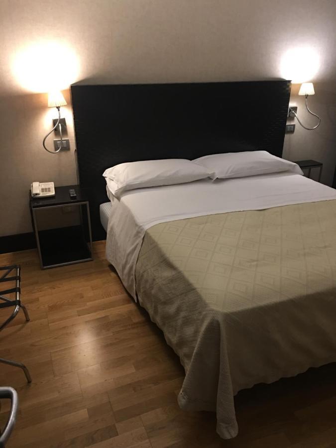 Mh Design Hotel Neapol Zewnętrze zdjęcie
