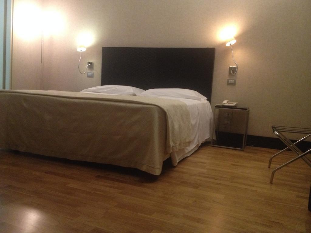 Mh Design Hotel Neapol Zewnętrze zdjęcie