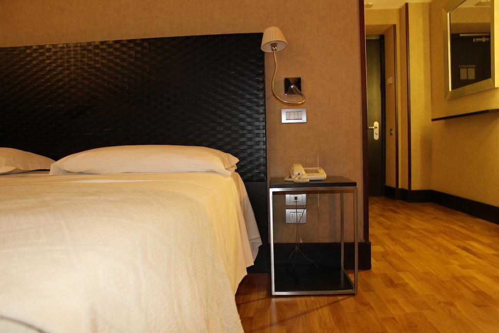 Mh Design Hotel Neapol Zewnętrze zdjęcie
