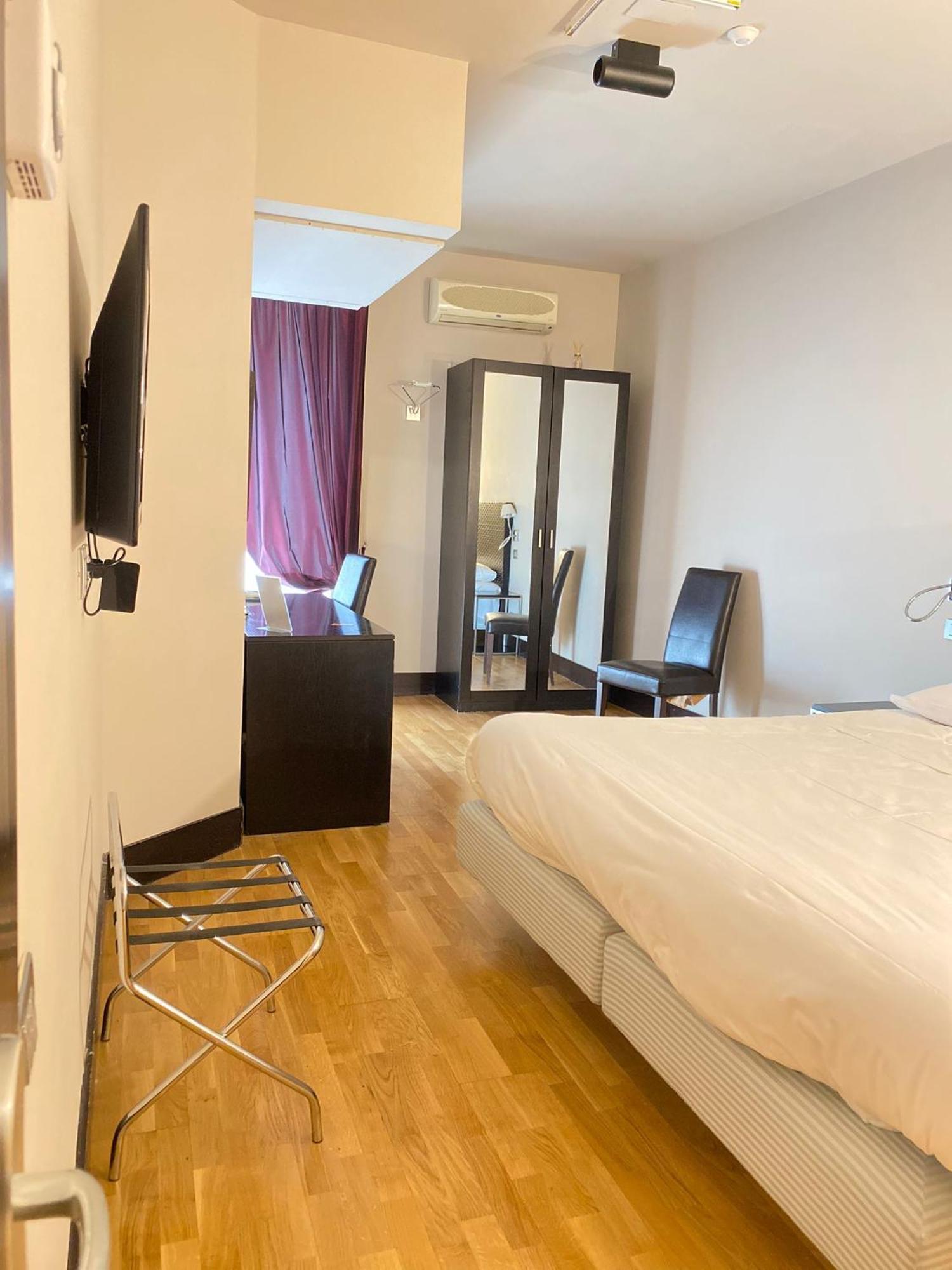 Mh Design Hotel Neapol Zewnętrze zdjęcie
