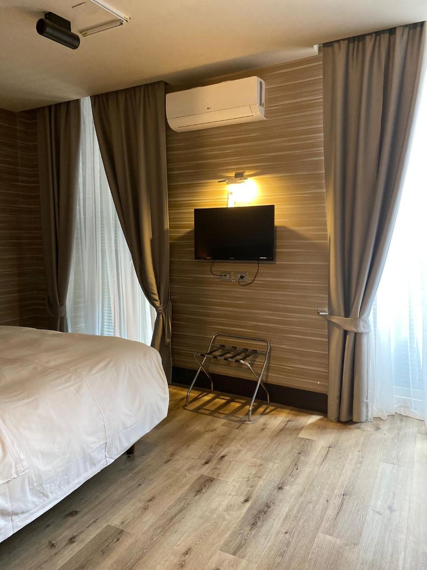 Mh Design Hotel Neapol Zewnętrze zdjęcie
